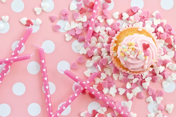 Liten cupcake med rosa glasyr — Stockfoto