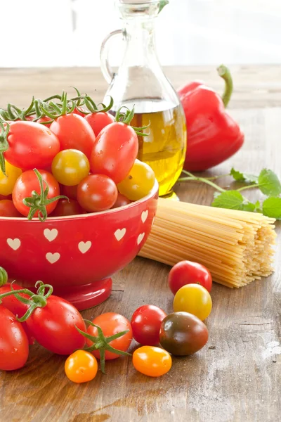 Variedad de tomates y pasta — Foto de Stock