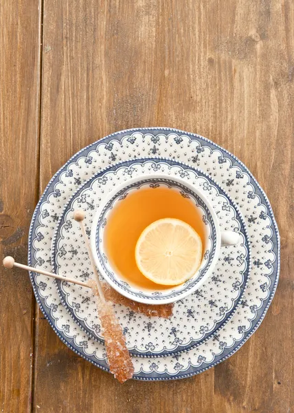 Cup of tea with slice of lemon — Stock Photo, Image