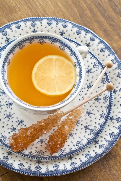 Cup of tea with slice of lemon — Stock Photo, Image