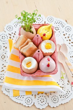 Tuzluk ile haşlanmış yumurta