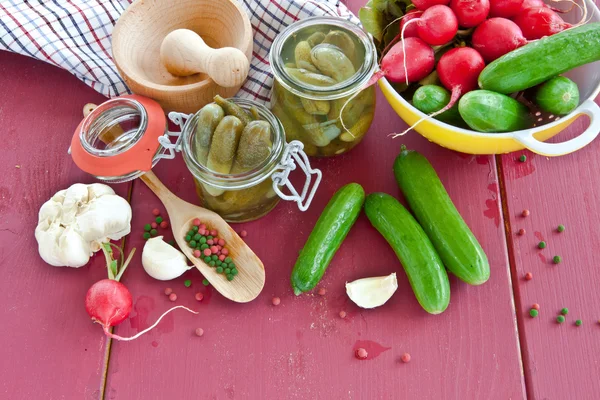 Gurken einlegen — Stockfoto