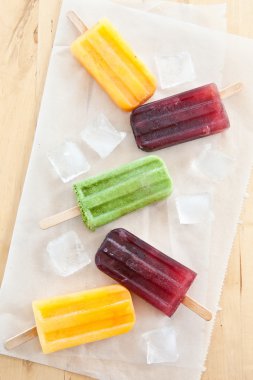 renkli popsicles 