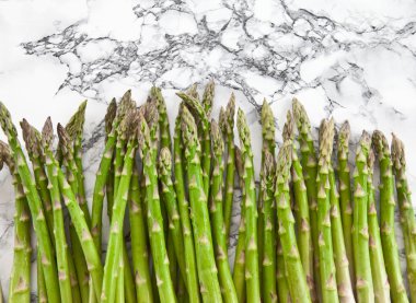 taze yeşil kuşkonmaz