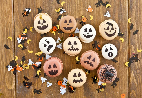 Macaroons with scary faces — Stock Photo, Image