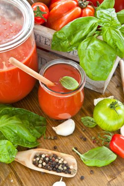 ev yapımı domates sosu