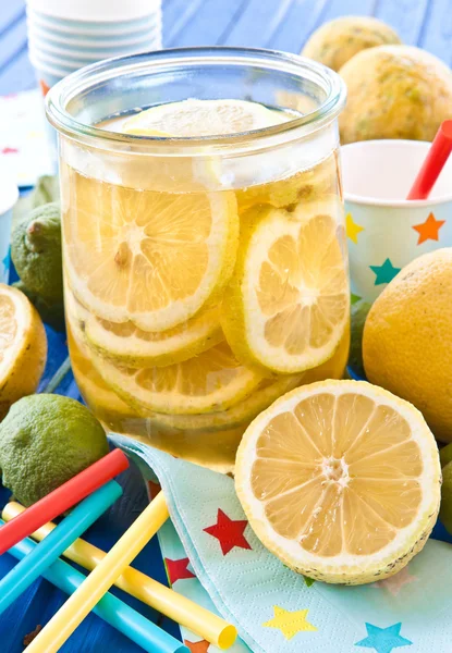 Homemade iced tea — Stock Photo, Image