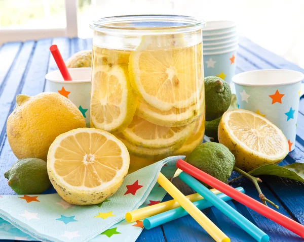 Homemade iced tea — Stock Photo, Image