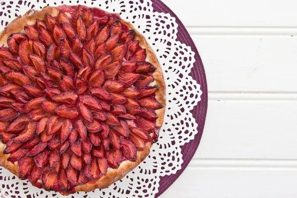 Bolo de ameixa fresco — Fotografia de Stock