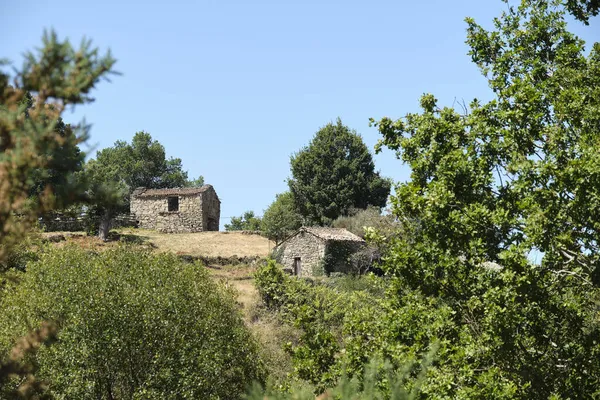 Portela 'daki eski taş evler, Ribera Sacra, Galiçya — Stok fotoğraf