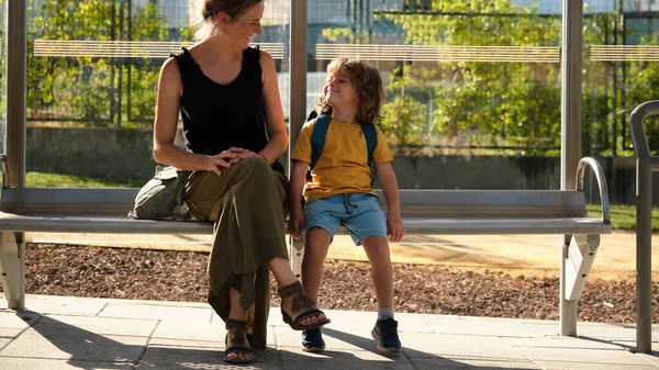 Mother Toddler Wait Bus Bus Stop School — 图库照片