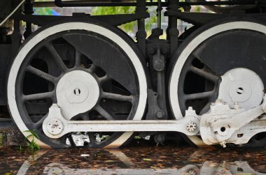 eski tren abadon sel içinde