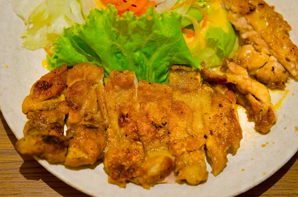 Roast chicken with crispy skin in soy sauce — Stock Photo, Image