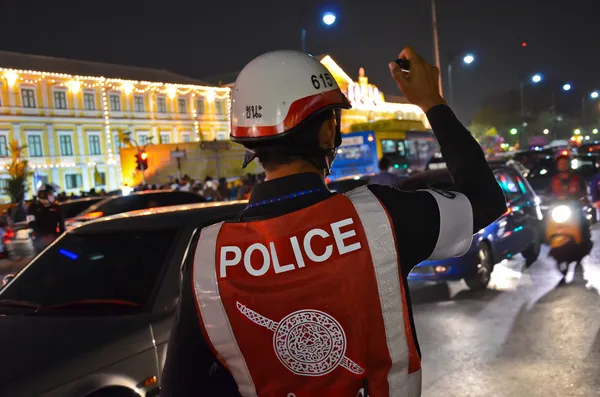 gece vardiyasındaki Tayland polisi