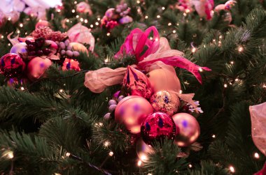 Renkli Noel dekorasyonu