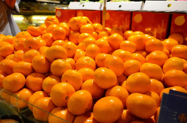 Orange en vente sur le marché thaïlandais — Photo