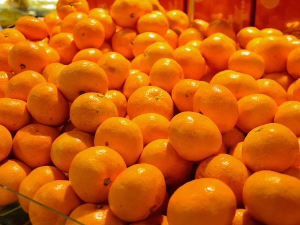 Pomarańczowy na sprzedaż na rynku w Tajlandii — Zdjęcie stockowe