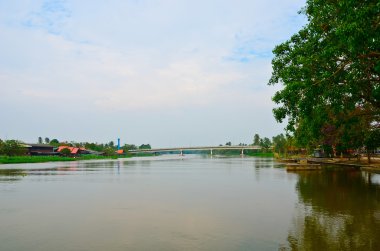 Tayland river tajean arasında köprü