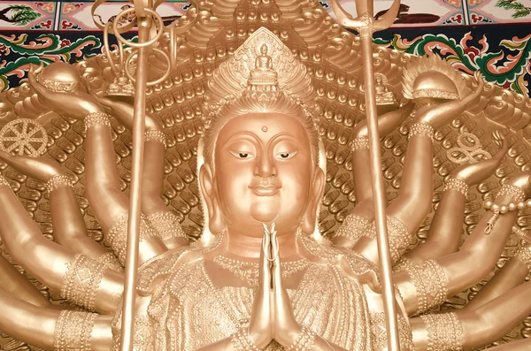 Bin el quan yin bodhisattva'nın bronz heykeli — Stok fotoğraf