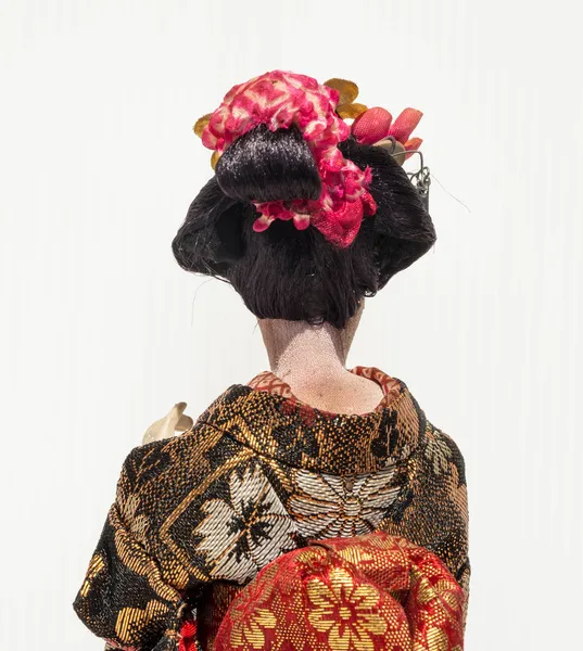 Backside of Japanese traditional doll of dancing Geisha with whi — Stock Photo, Image