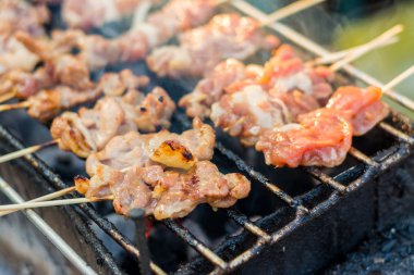 geleneksel Tay kızartılmış domuz açık piyasa