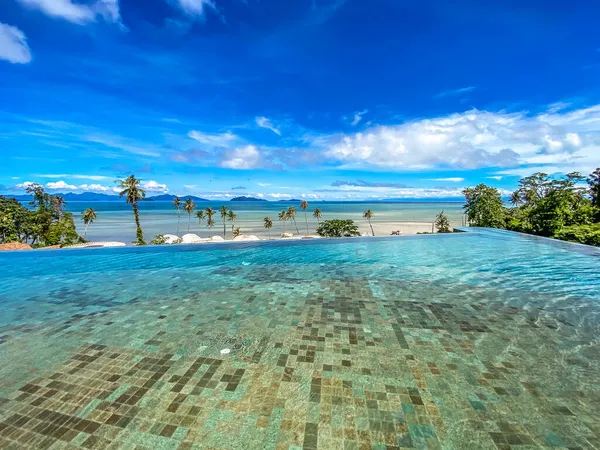观世音热带岛屿，天堂海滩和度假胜地，靠近泰国特拉特，观音昌 — 图库照片