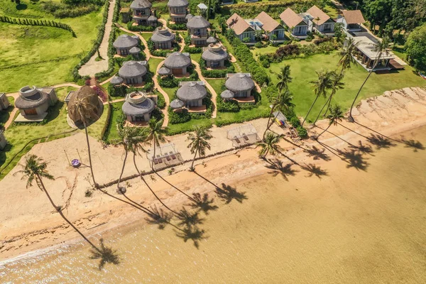 Koh Mak isla tropical, playa paradisíaca y complejo turístico, cerca de koh Chang, Trat, Tailandia — Foto de Stock