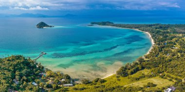 Koh Mak tropikal adası ve Koh Chang, Trat, Tayland yakınlarındaki cennet plajı.