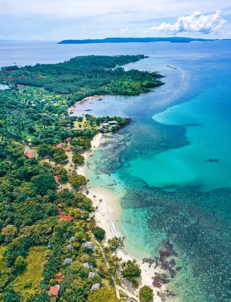 Wyspa tropikalna Koh Mak i jej rajska plaża w pobliżu Koh Chang, Trat, Tajlandia — Zdjęcie stockowe