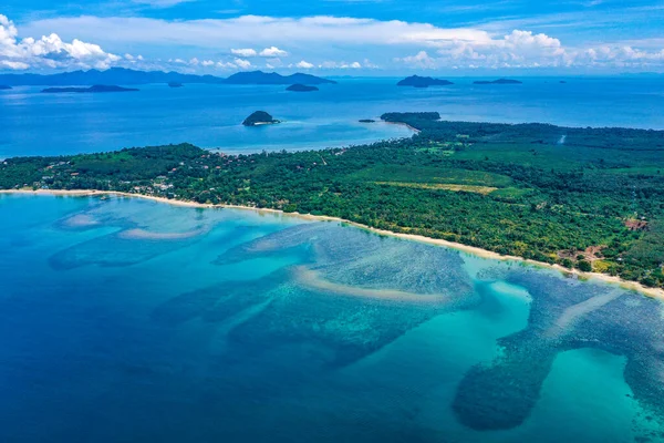 Koh Mak isola tropicale e la sua spiaggia paradisiaca vicino a koh Chang, Trat, Thailandia — Foto Stock