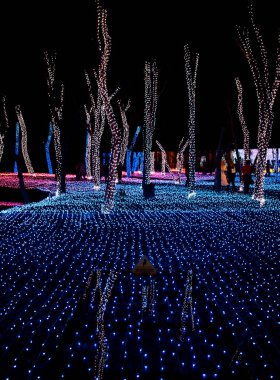 Ratchaburi, Nasatta, Tayland 'da Budist geleneği ışık festivali