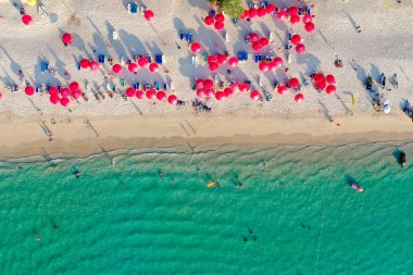 Phuket Eyaleti, Tayland 'daki Patong plajında gün batımı manzarası