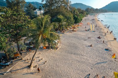 Phuket Eyaleti, Tayland 'daki Patong plajında gün batımı manzarası