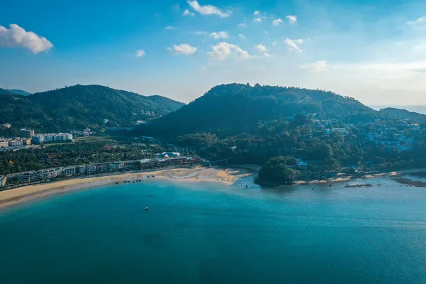 공중에서 본 타이 푸켓 성의 파통 해변 — 스톡 사진