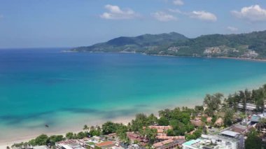Tayland 'ın Phuket eyaletindeki Patong plajındaki hava manzarası.