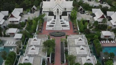Tayland, Phuket 'te gün batımında kamala sahilinin hava manzarası.