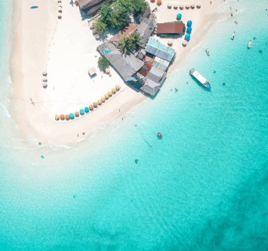 Tayland, Phuket 'teki Koh Khai Nok' un hava görüntüsü.