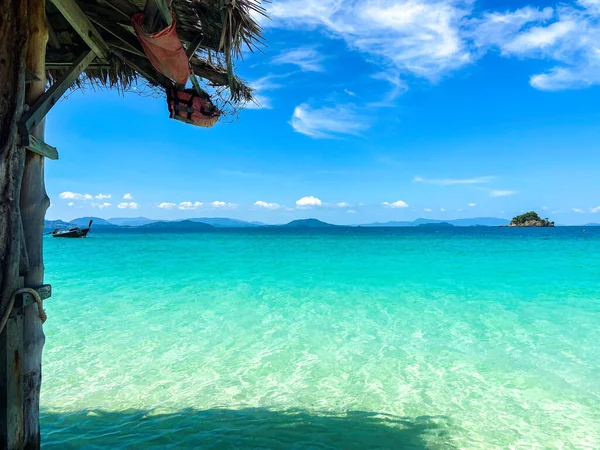 Tayland, Phuket 'teki Koh Khai Nok' un hava görüntüsü. — Stok fotoğraf