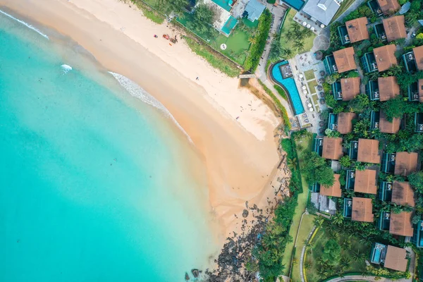 Vista aérea de la playa de Kata y Kata Noi en la provincia de Phuket, en Tailandia — Foto de Stock