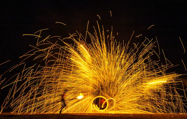 Fire show on the beach at night in Phuket, Thailand — Stock Photo, Image