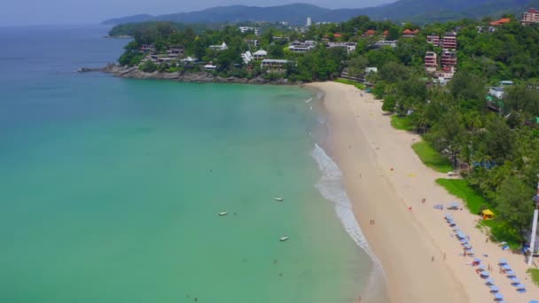 Aerial view of Kata and Kata Noi beach in Phuket province, in Thailand — Stok video
