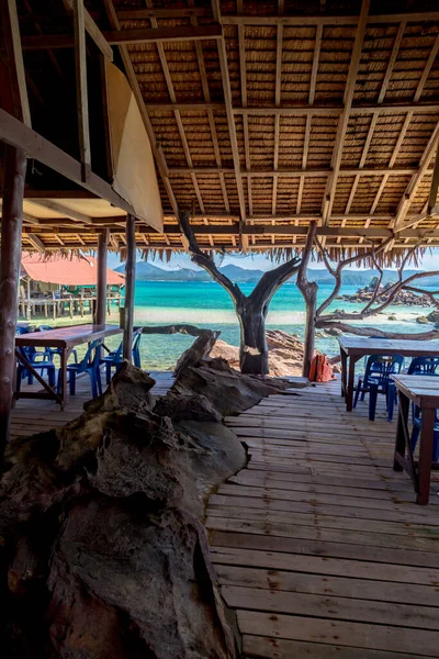 Koh Khai Nai, la isla gato, en la provincia de Phuket, Tailandia — Foto de Stock