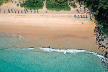 Tayland 'ın Phuket bölgesindeki Surin plajının hava görüntüsü