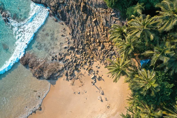 Flygfoto över Surin stranden i Phuket provinsen i Thailand — Stockfoto