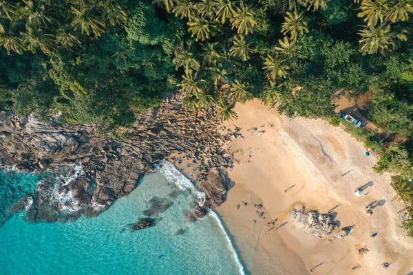 Vue aérienne de la plage de Surin dans la province de Phuket en Thaïlande — Photo