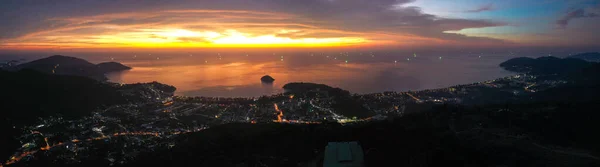 Veduta aerea del punto di vista di Big Buddha al tramonto nella provincia di Phuket, Thailandia — Foto Stock