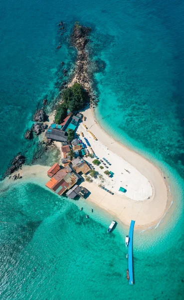 Koh Khai Nai, la isla gato, en la provincia de Phuket, Tailandia — Foto de Stock