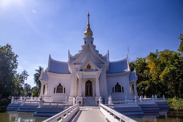 Wat Luang Pho Sot Thammakayaram en Ratchaburi, Tailandia —  Fotos de Stock