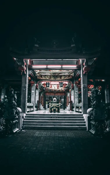 Tempio e santuario cinese nella città vecchia di Phuket Chinatown, Thailandia — Foto Stock