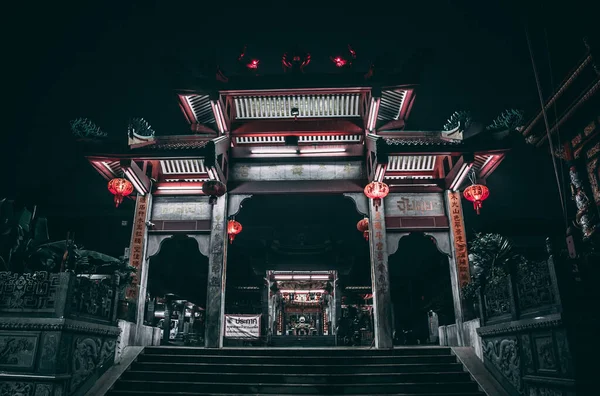 Kinesiskt tempel och helgedom i Phuket Chinatown, Thailand — Stockfoto